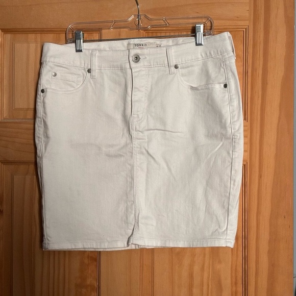 Torrid Mini Stretch Denim Skirt - Size 10 - Picture 1 of 6